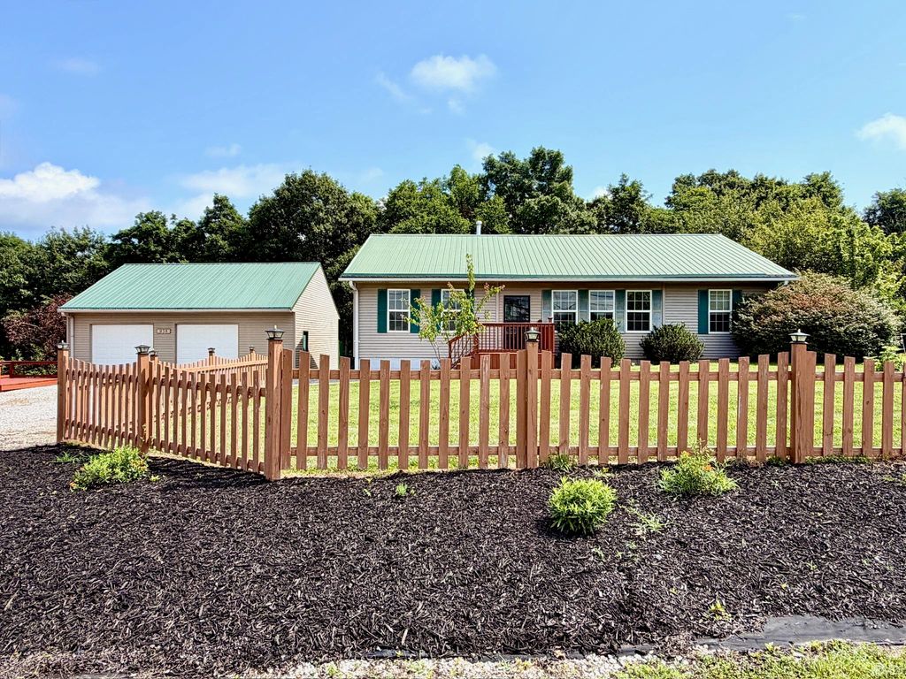 938 McFadden Ridge Road, Bedford, IN 47421