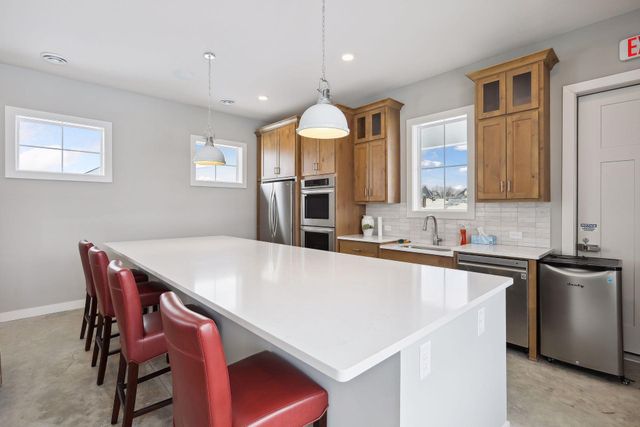 16571 64th Avenue N, Maple Grove, MN 55311