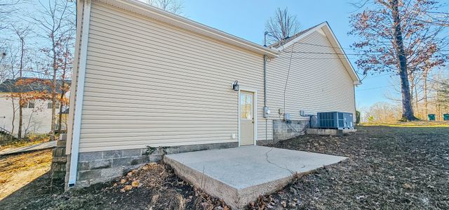 45 Bill Ct, Waverly, TN 37185