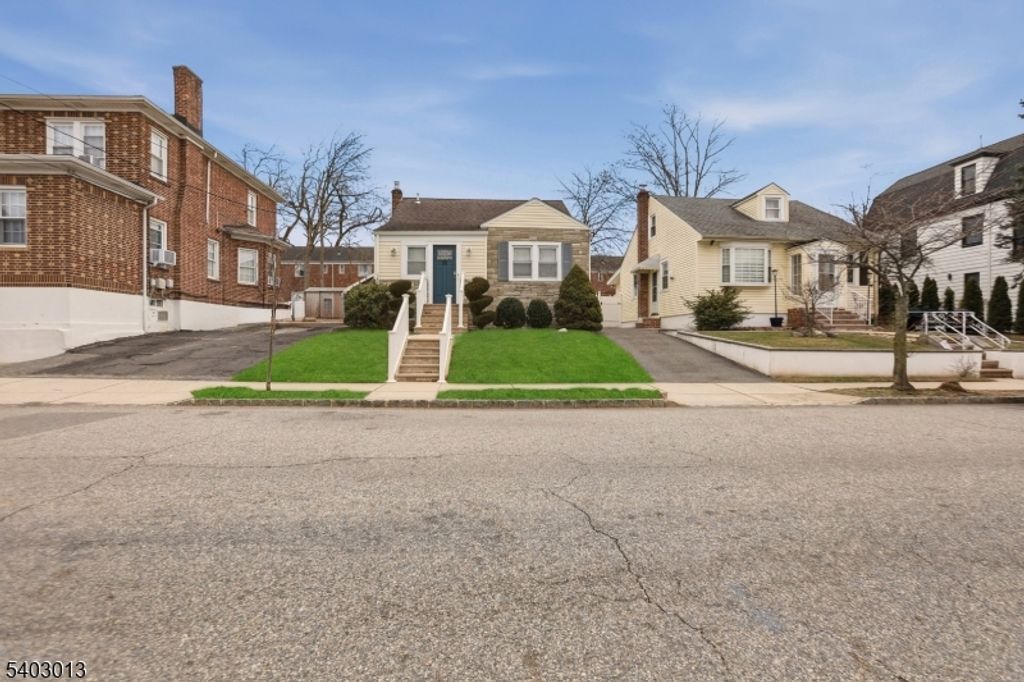 28 Parkview Ave, Belleville Twp., NJ 07109