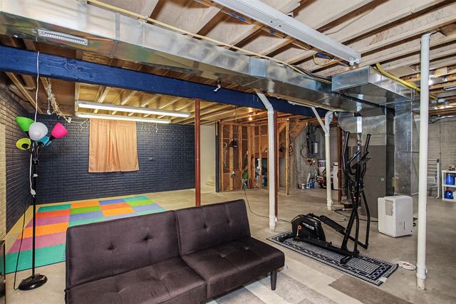 2517 Clayton Drive, Ames, IA 50010