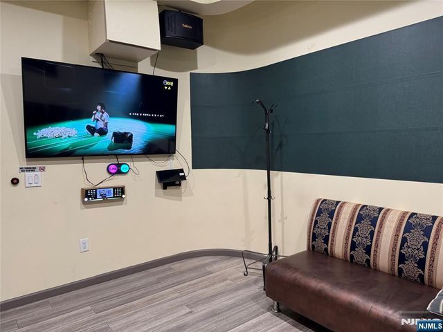 450A Broad Avenue, Palisades Park, NJ 07650