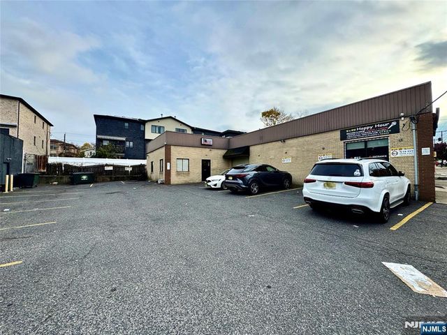 450A Broad Avenue, Palisades Park, NJ 07650