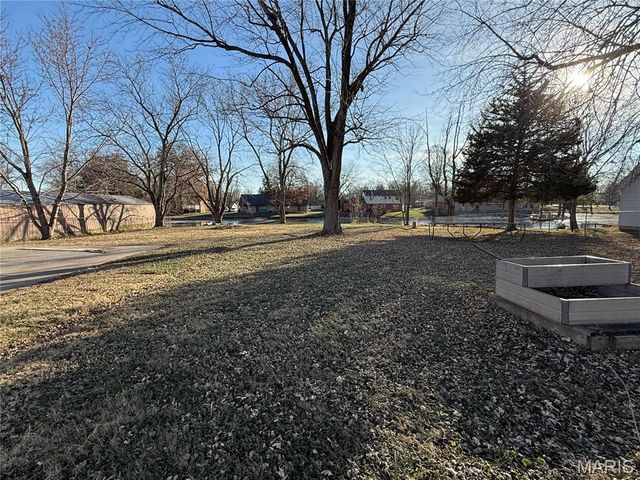 800 S Main Street, Millstadt, IL 62260