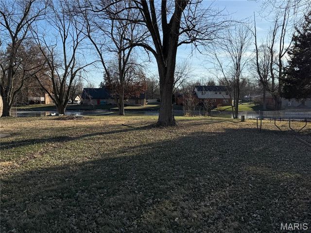 800 S Main Street, Millstadt, IL 62260