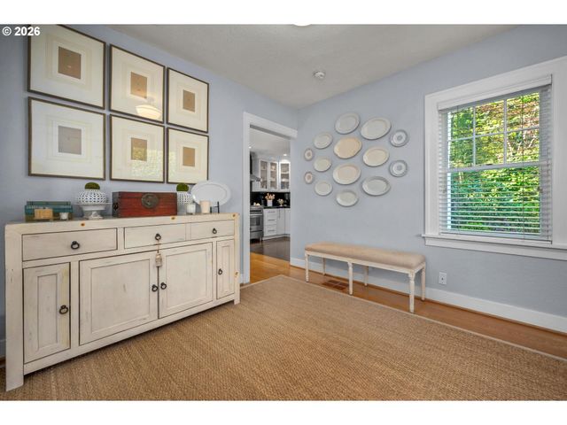 2798 Sw OLD ORCHARD Rd, Portland, OR 97201