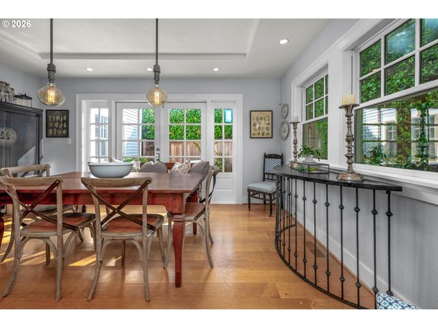 2798 Sw OLD ORCHARD Rd, Portland, OR 97201