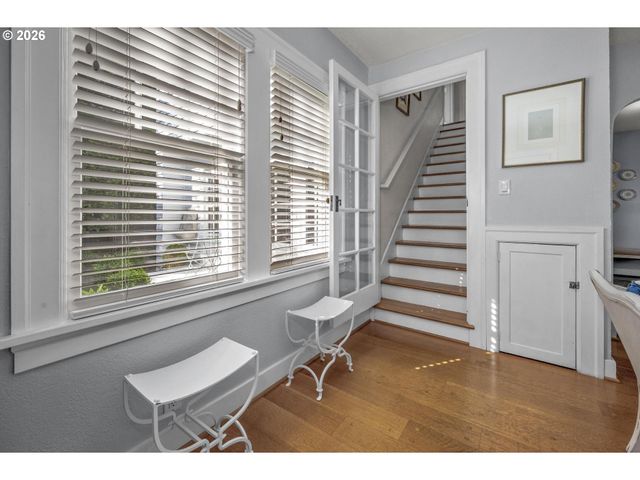 2798 Sw OLD ORCHARD Rd, Portland, OR 97201