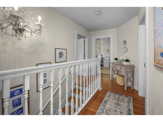 2798 Sw OLD ORCHARD Rd, Portland, OR 97201