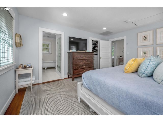 2798 Sw OLD ORCHARD Rd, Portland, OR 97201