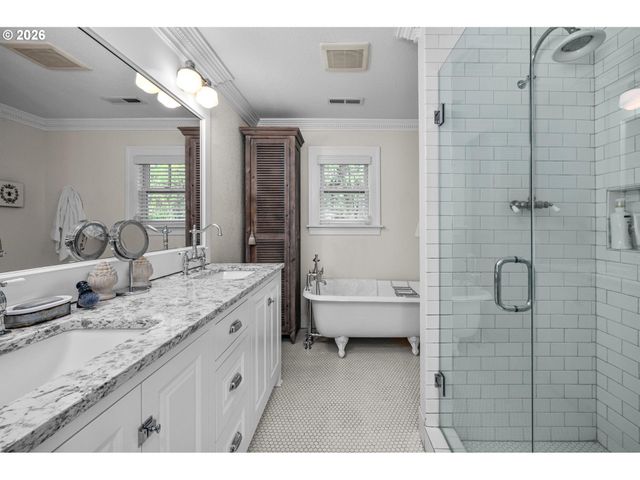 2798 Sw OLD ORCHARD Rd, Portland, OR 97201