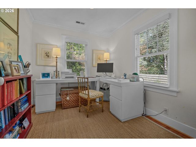 2798 Sw OLD ORCHARD Rd, Portland, OR 97201