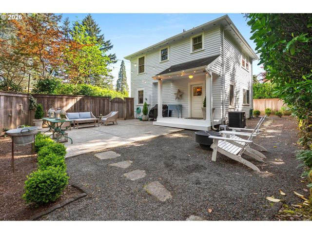 2798 Sw OLD ORCHARD Rd, Portland, OR 97201