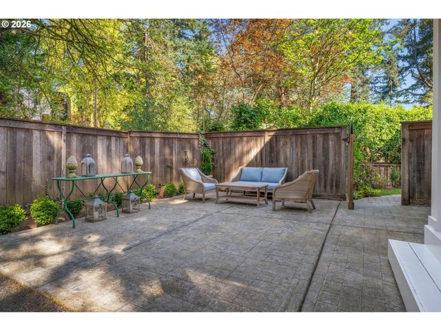 2798 Sw OLD ORCHARD Rd, Portland, OR 97201
