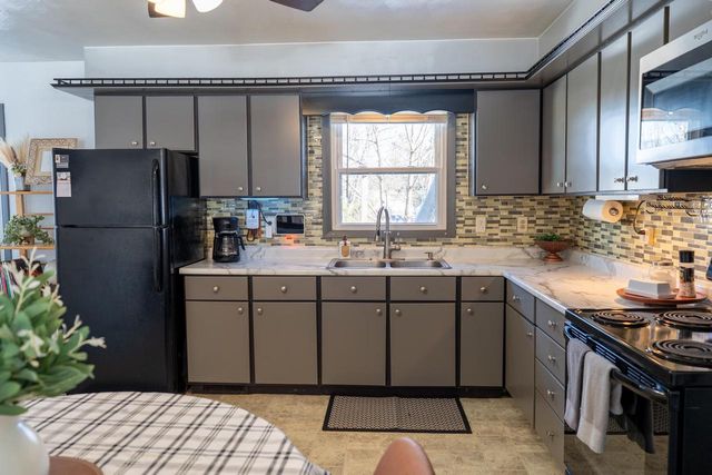 204 N 5th Avenue, Albany, WI 53502