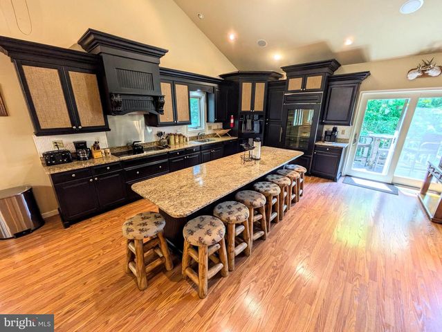 134 LONGVIEW DR, Lake Harmony, PA 18624