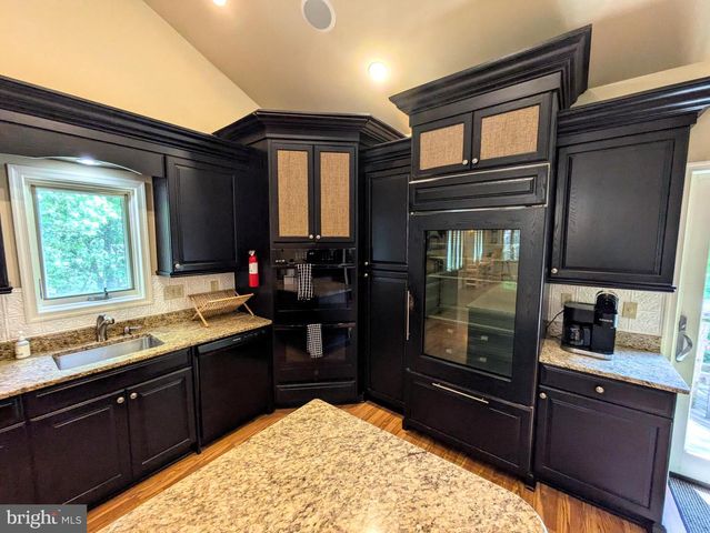 134 LONGVIEW DR, Lake Harmony, PA 18624