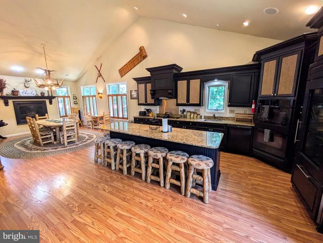 134 LONGVIEW DR, Lake Harmony, PA 18624