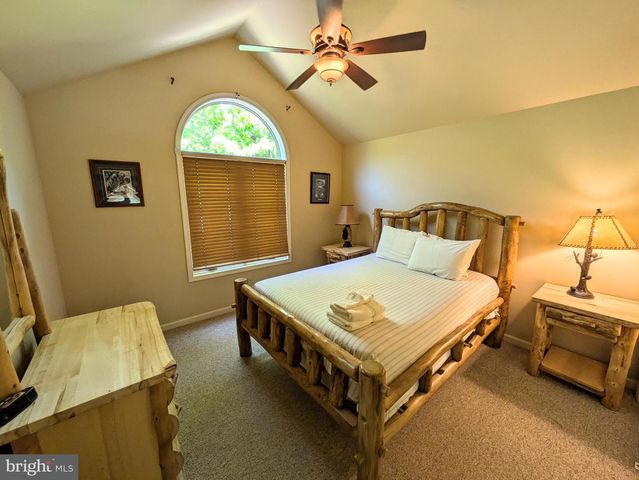 134 LONGVIEW DR, Lake Harmony, PA 18624