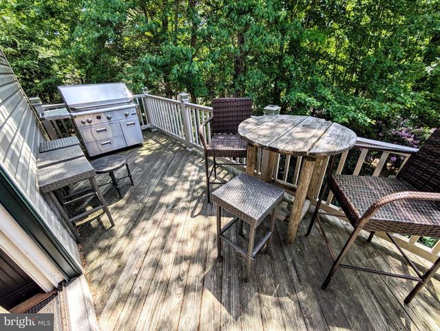 134 LONGVIEW DR, Lake Harmony, PA 18624