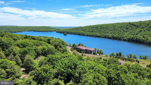 134 LONGVIEW DR, Lake Harmony, PA 18624
