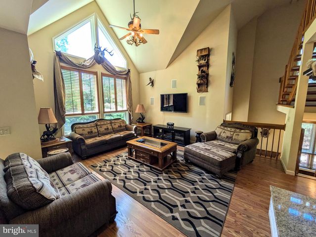 134 LONGVIEW DR, Lake Harmony, PA 18624