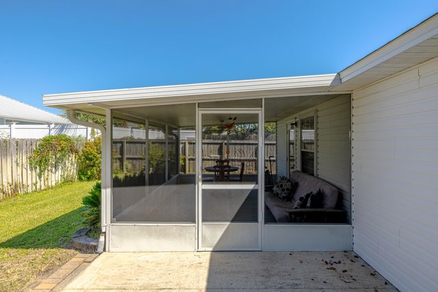 613 Dolphin Drive, Panama City Beach, FL 32413