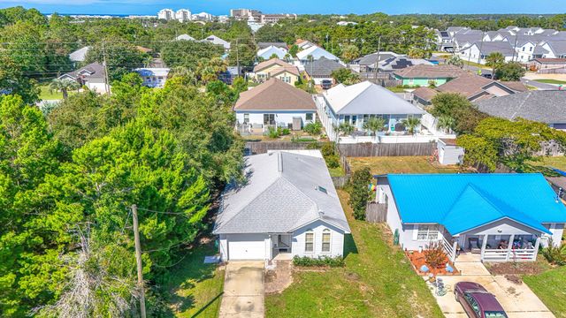 613 Dolphin Drive, Panama City Beach, FL 32413
