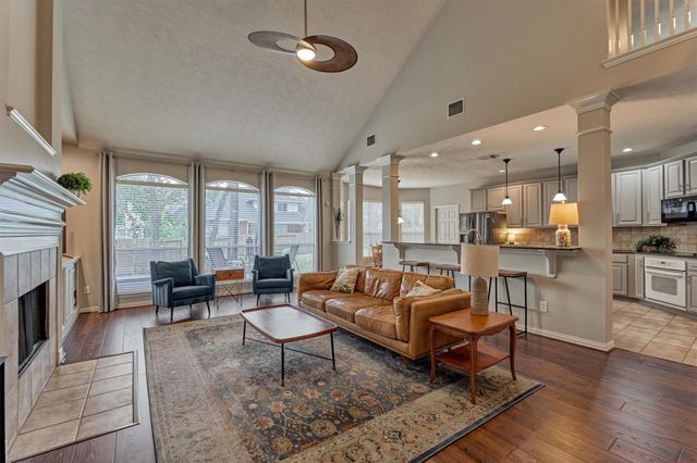 7 Vincent Court, The Woodlands, TX 77382