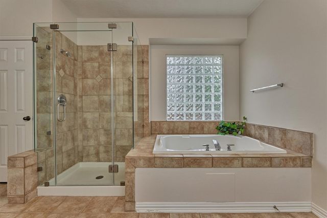 7 Vincent Court, The Woodlands, TX 77382