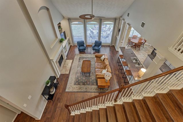 7 Vincent Court, The Woodlands, TX 77382