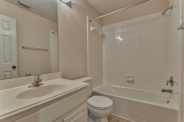 7 Vincent Court, The Woodlands, TX 77382