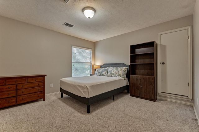 7 Vincent Court, The Woodlands, TX 77382