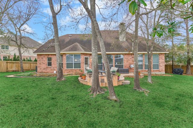 7 Vincent Court, The Woodlands, TX 77382