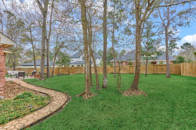 7 Vincent Court, The Woodlands, TX 77382