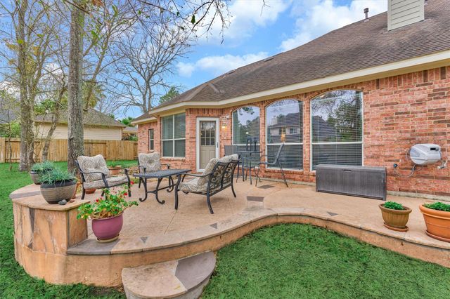 7 Vincent Court, The Woodlands, TX 77382