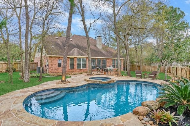 7 Vincent Court, The Woodlands, TX 77382