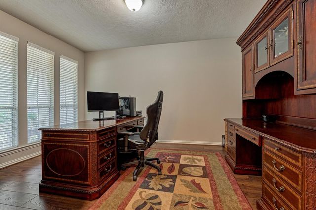 7 Vincent Court, The Woodlands, TX 77382