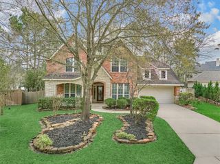 7 Vincent Court, The Woodlands, TX 77382