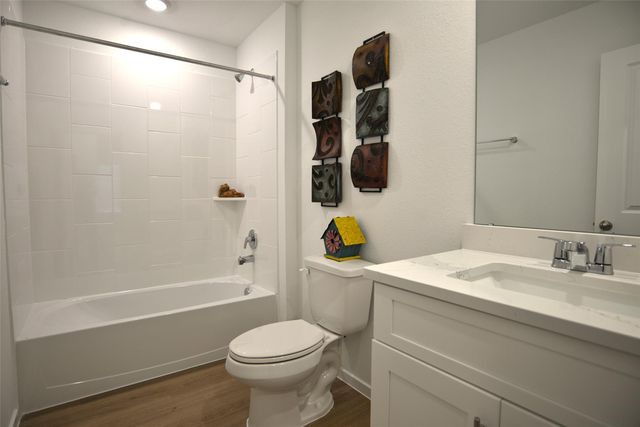 4122 Bronco Station Lane, League City, TX 77511