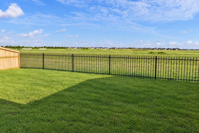 4122 Bronco Station Lane, League City, TX 77511
