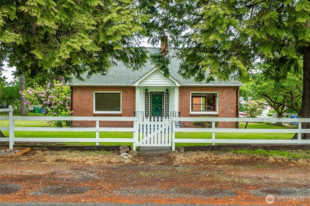 751 120th Street S, Tacoma, WA 98444