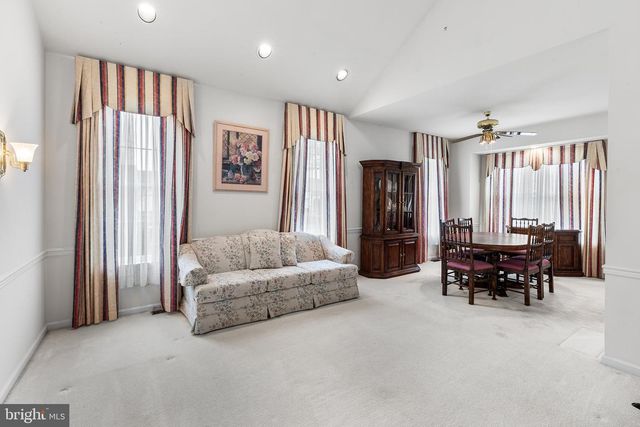 203 N SILVER FOX DR, Glen Mills, PA 19342