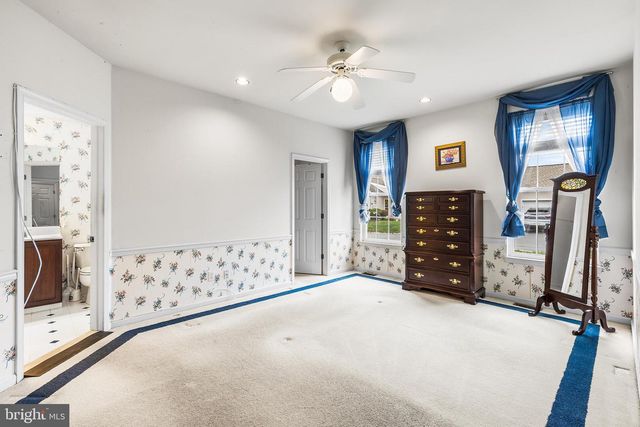 203 N SILVER FOX DR, Glen Mills, PA 19342