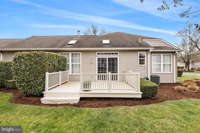 203 N SILVER FOX DR, Glen Mills, PA 19342
