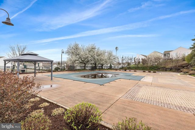 203 N SILVER FOX DR, Glen Mills, PA 19342