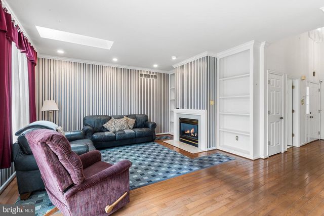 203 N SILVER FOX DR, Glen Mills, PA 19342