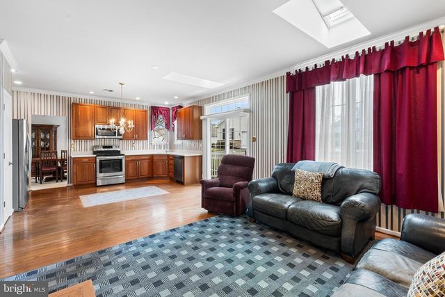 203 N SILVER FOX DR, Glen Mills, PA 19342