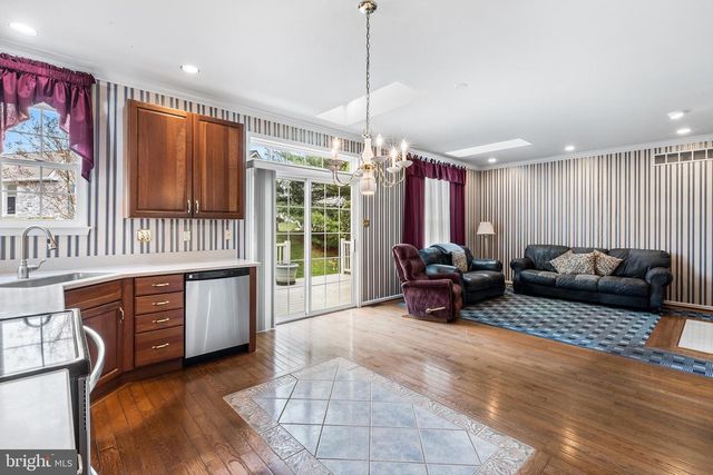 203 N SILVER FOX DR, Glen Mills, PA 19342