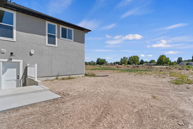 5731 W 4100 S, Hooper, UT 84315